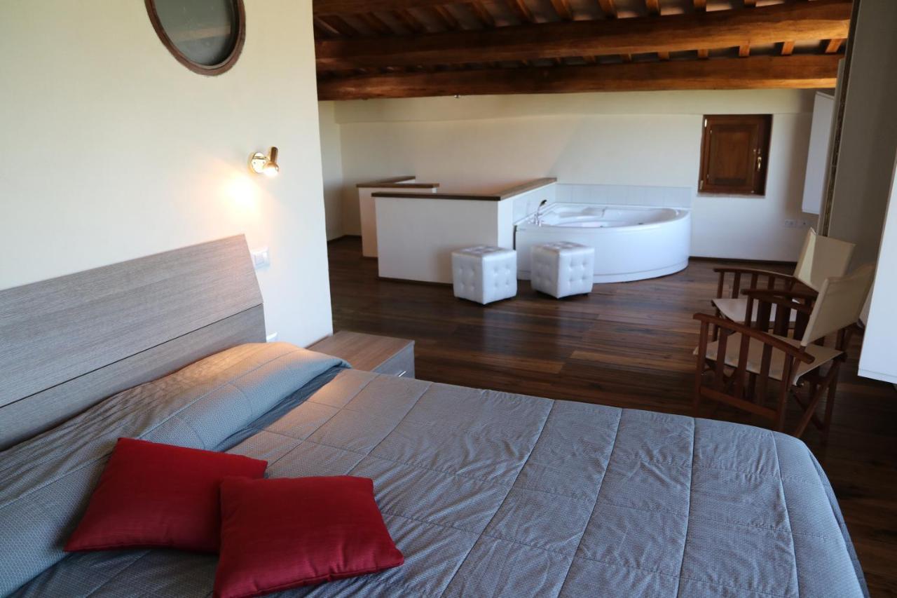 Corte Fratini Appartamenti Trevi Exteriör bild