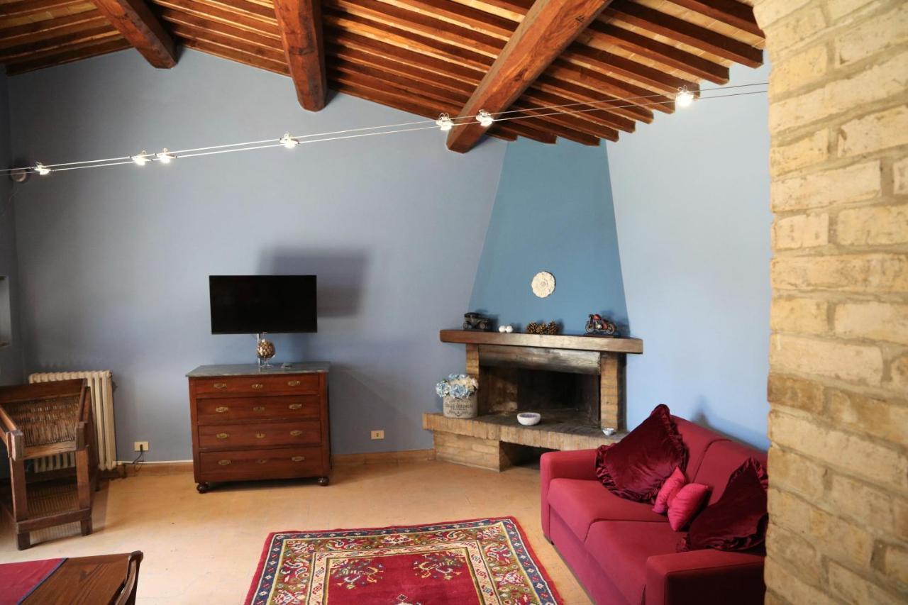 Corte Fratini Appartamenti Trevi Exteriör bild