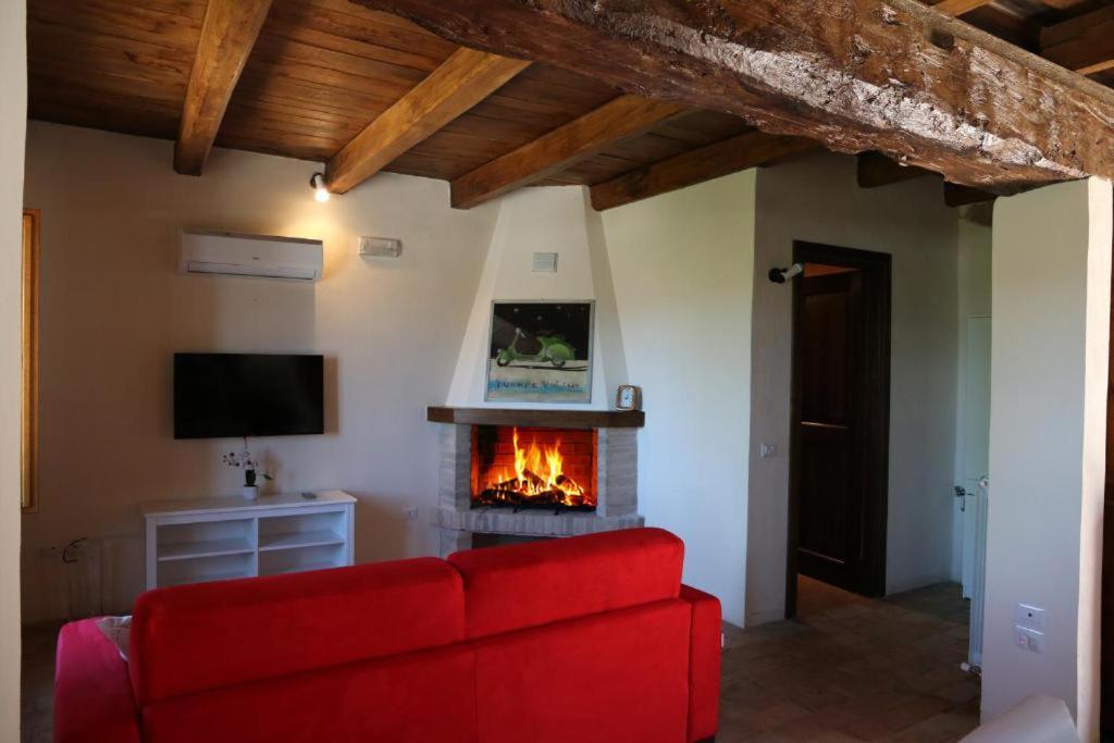 Corte Fratini Appartamenti Trevi Exteriör bild
